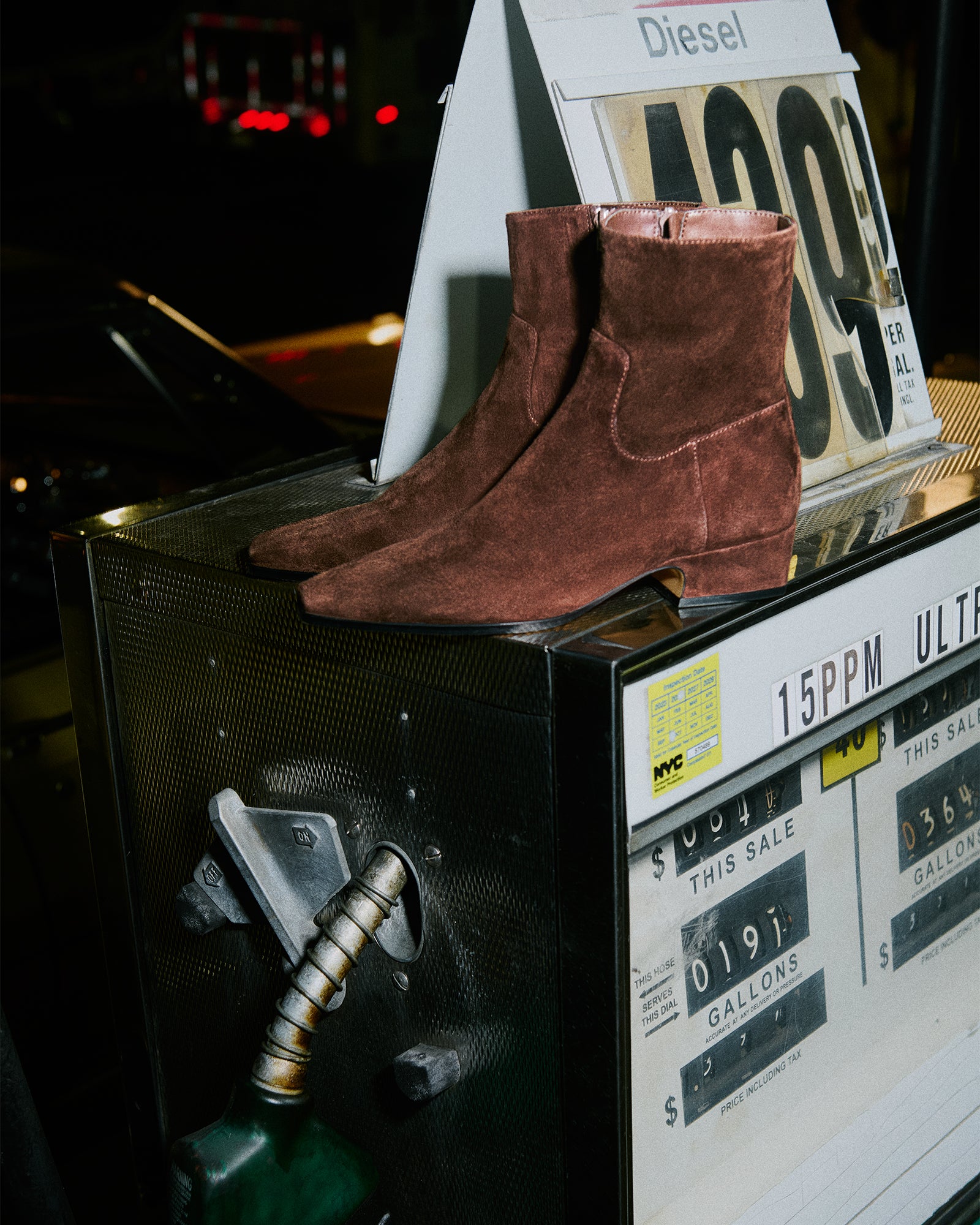 DIESEL SUEDE LEATHER Flat Ankle Boots Size 7.5 New without Tag Diesel D-Hammer-Suede ankle boots with embossed logo - Boots  main image 2