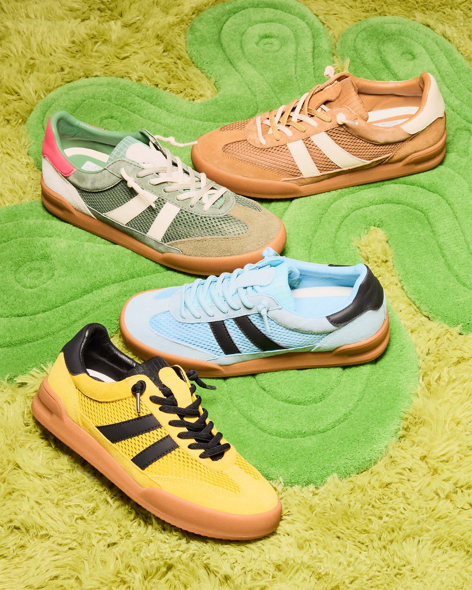 新品未使用 POCKET SHADE M ND ver RETRO STRIPE VERDICT Yellow Multi Low-Top Sneakers | Women's Designer Sneakers