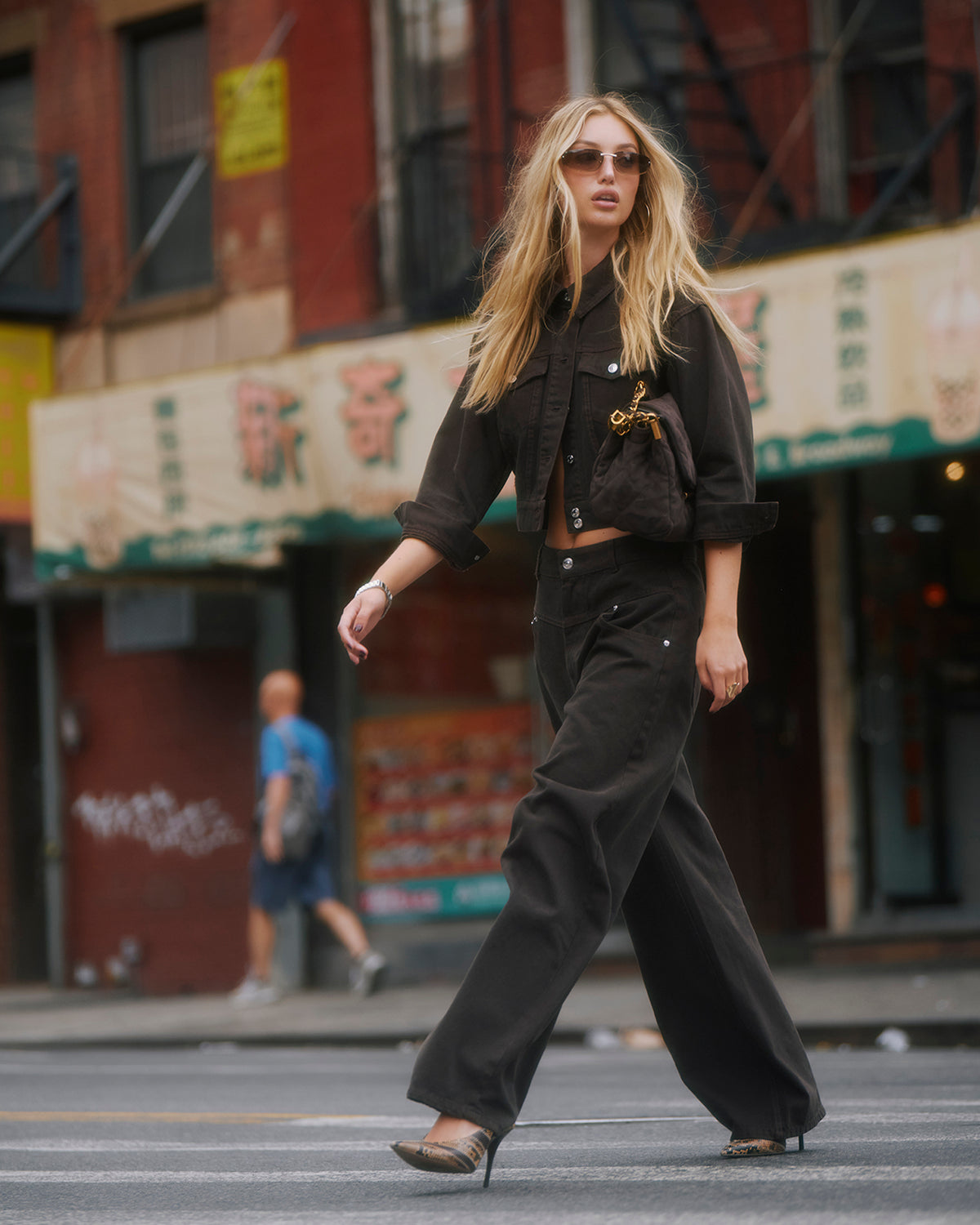 THE TRIBECA JEAN ESPRESSO - Clothing - Steve Madden Canada - view 11