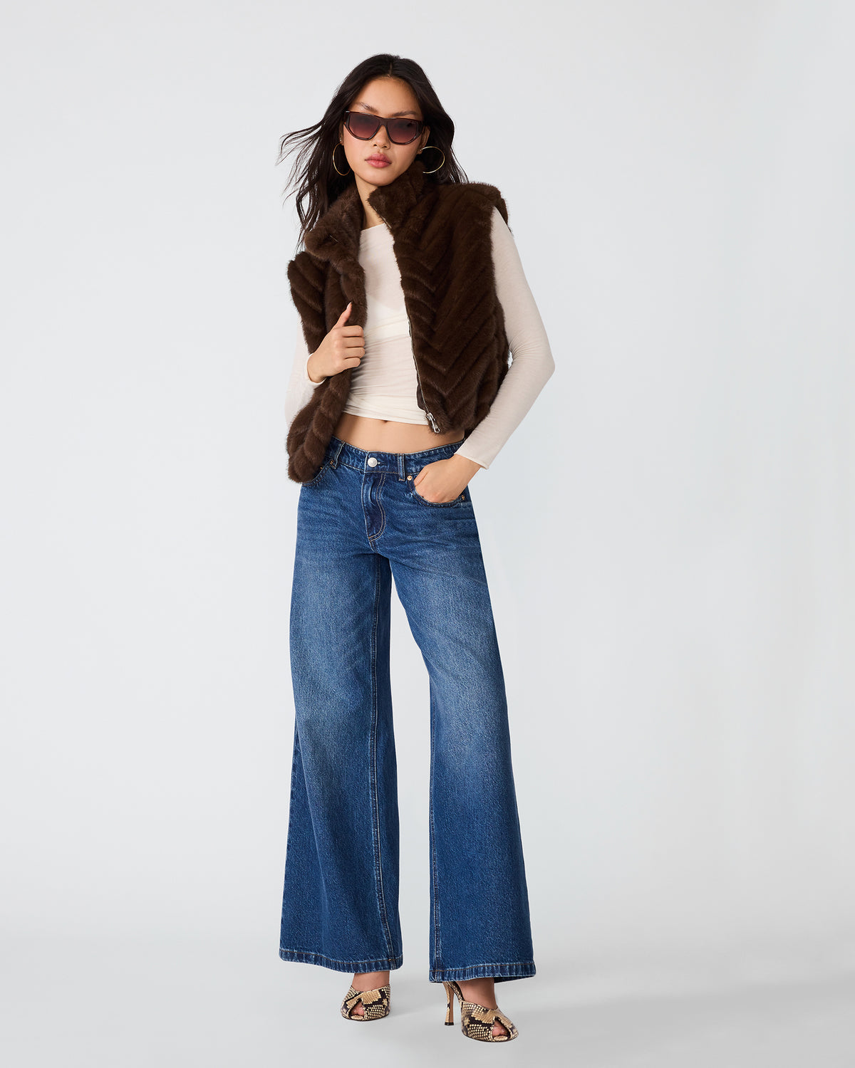 LUXIE VEST ESPRESSO - Clothing - Steve Madden Canada