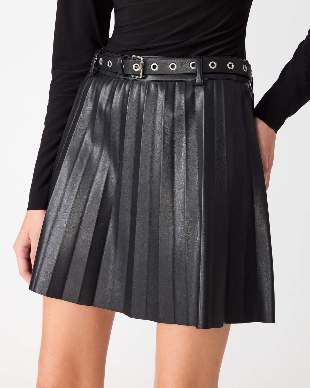 ISHA SKIRT BLACK - Clothing - Steve Madden Canada - view 2
