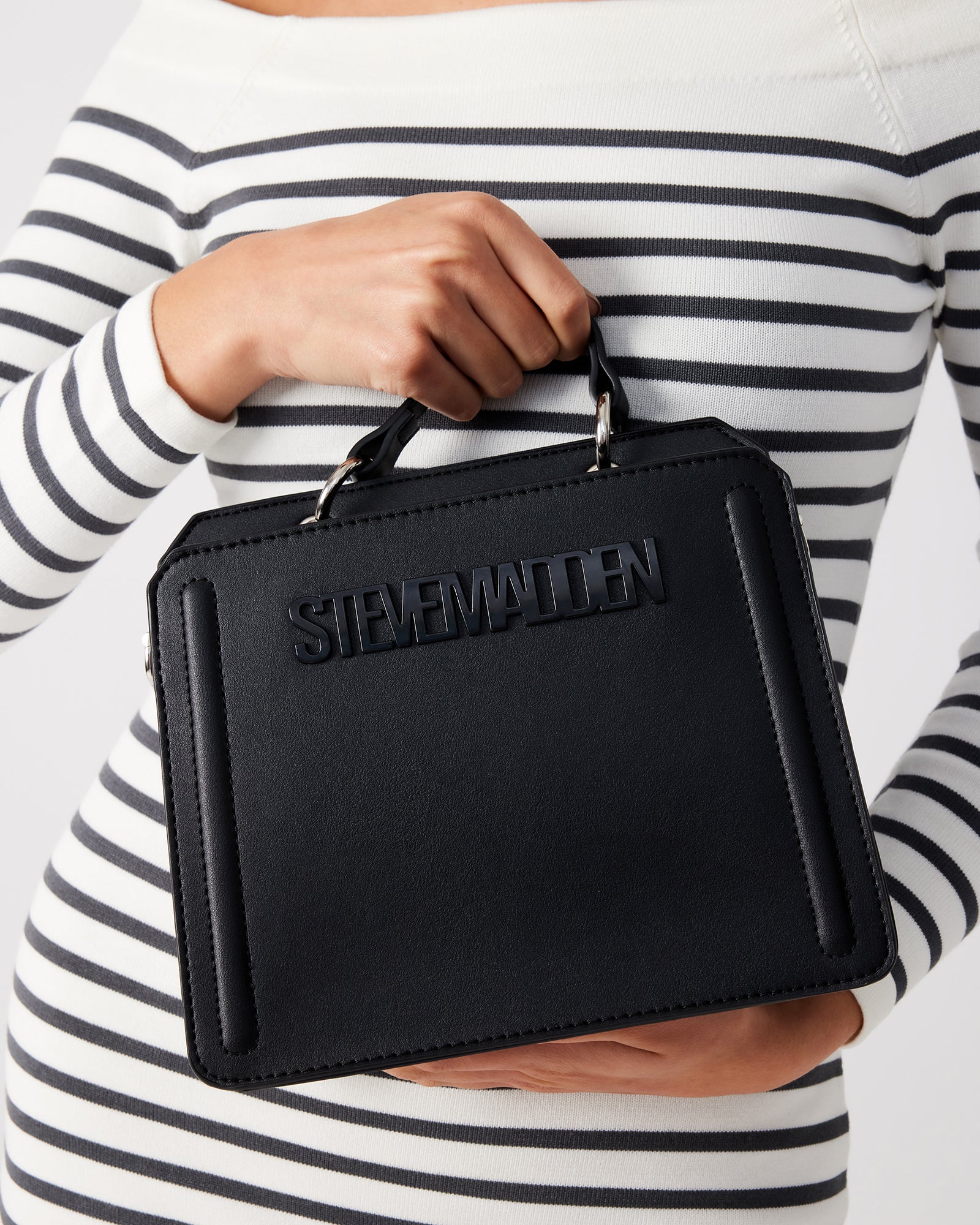 Sac à bandoulière noir BSMITH | Sacs à main de créateur pour femmes – Steve Madden Canada Sac à bandoulière noir BSMITH | Sacs à main de créateur pour femmes – Steve Madden Canada