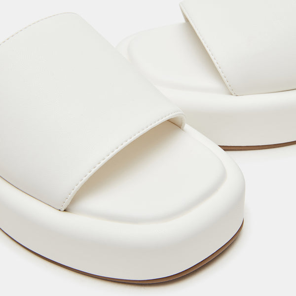 BEACHY WHITE - Women's Shoes - Steve Madden Canada