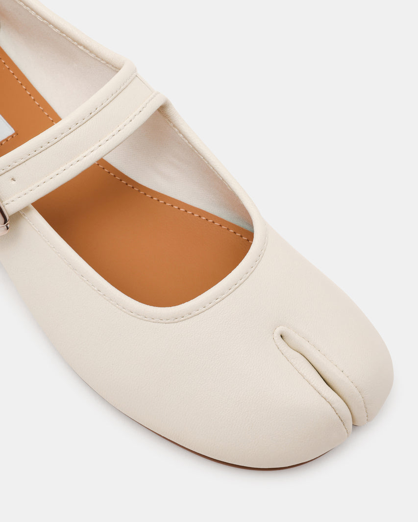 CALARA WHITE LEATHER - Women's Shoes - Steve Madden Canada - view 4