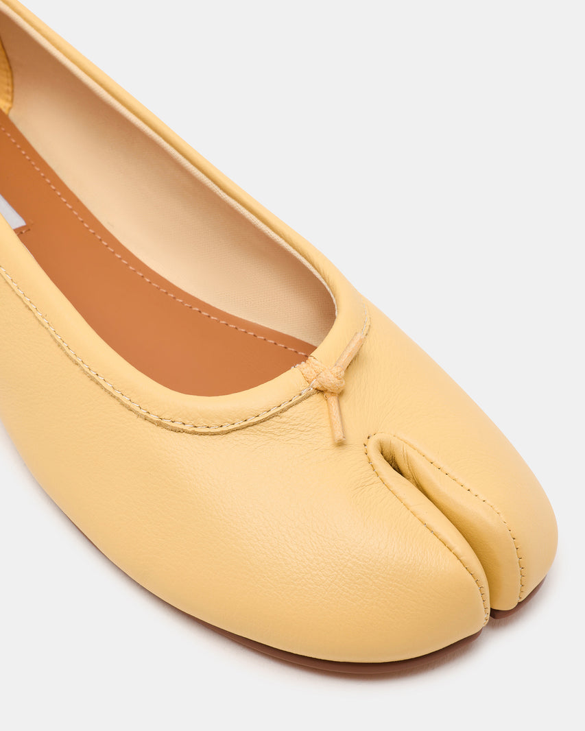 CALICO YELLOW LEATHER - Women's Shoes - Steve Madden Canada - view 3