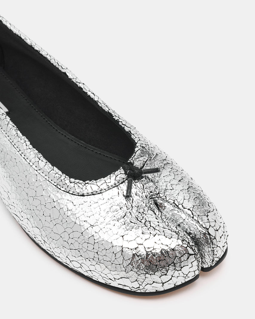 CALICO SILVER LEATHER - Women's Shoes - Steve Madden Canada - view 3