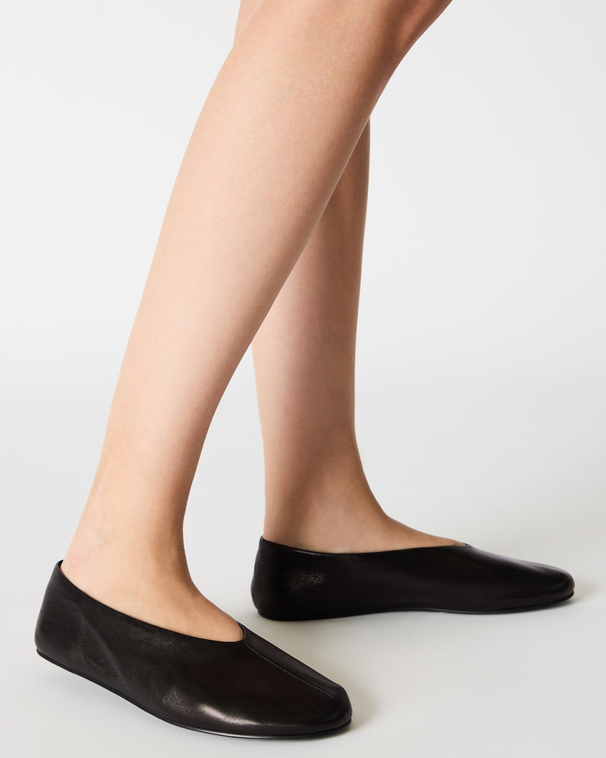 CYNTRA BLACK LEATHER - Women's Shoes - Steve Madden Canada - view 2