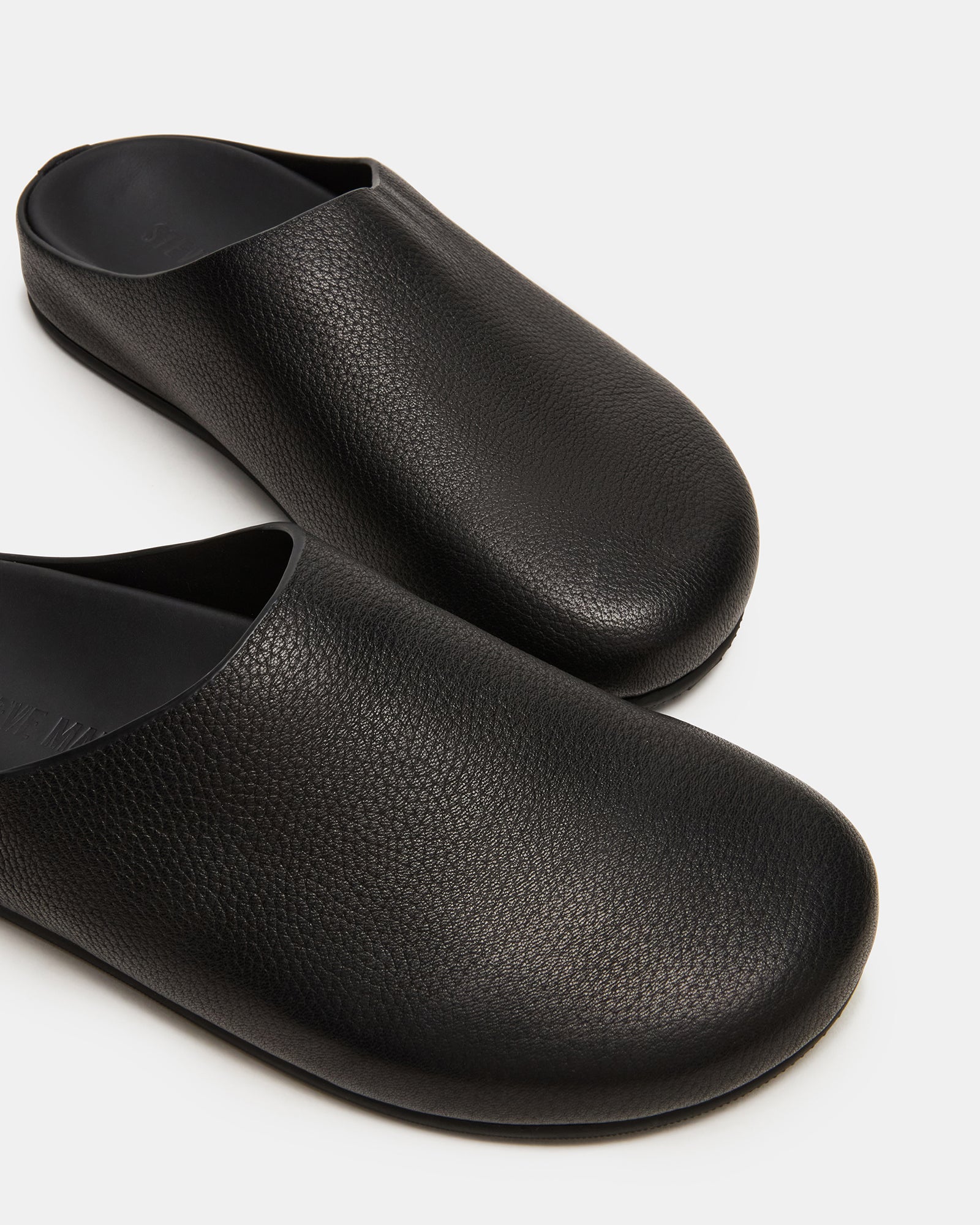 FERN BLACK LEATHER - Women's Shoes - Steve Madden Canada - view 5