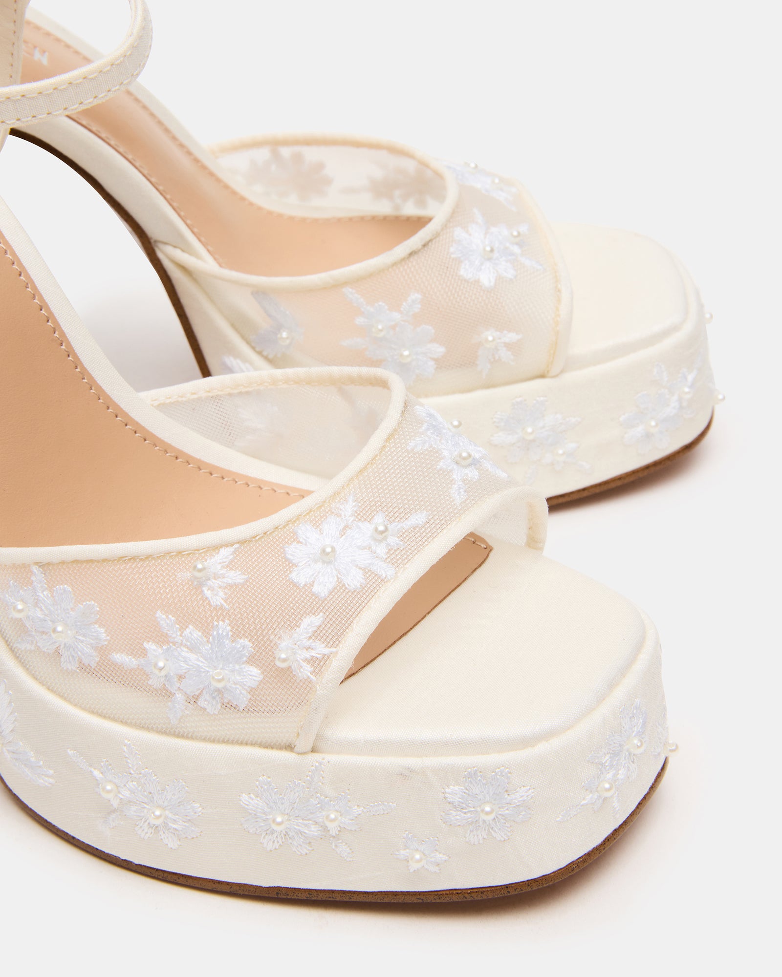 LIANDRA-E WHITE - Women's Shoes - Steve Madden Canada - view 5