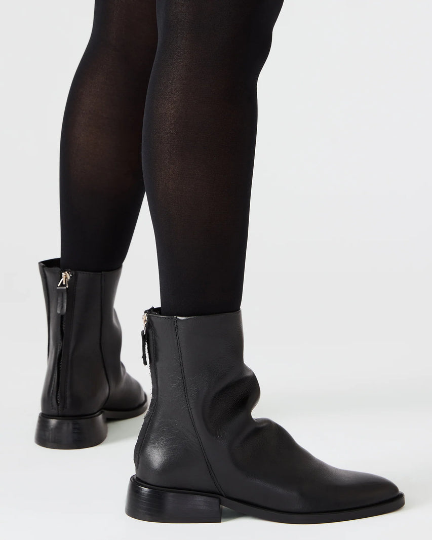 NEXIE BLACK LEATHER - Women's Shoes - Steve Madden Canada - view 2