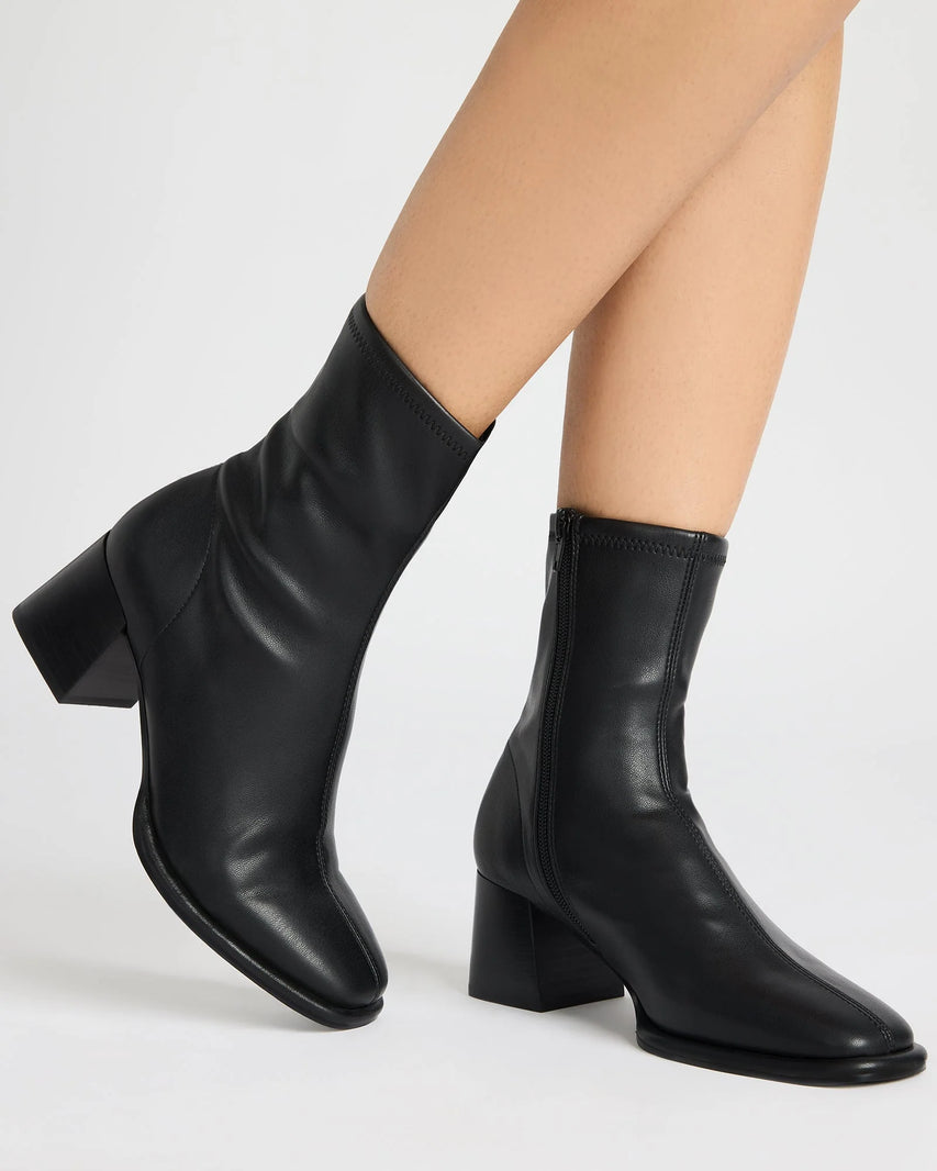 PAMMY BLACK - Women's Shoes - Steve Madden Canada