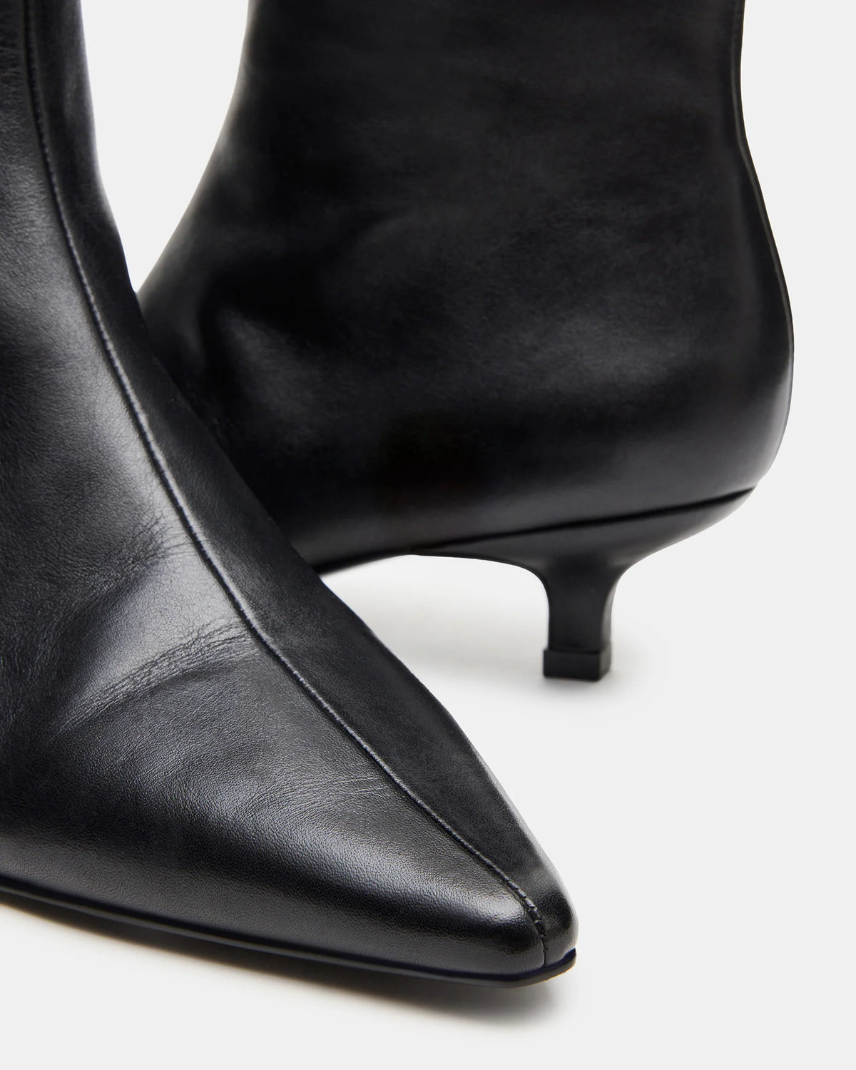 VILE BLACK LEATHER - Women's Shoes - Steve Madden Canada - view 3
