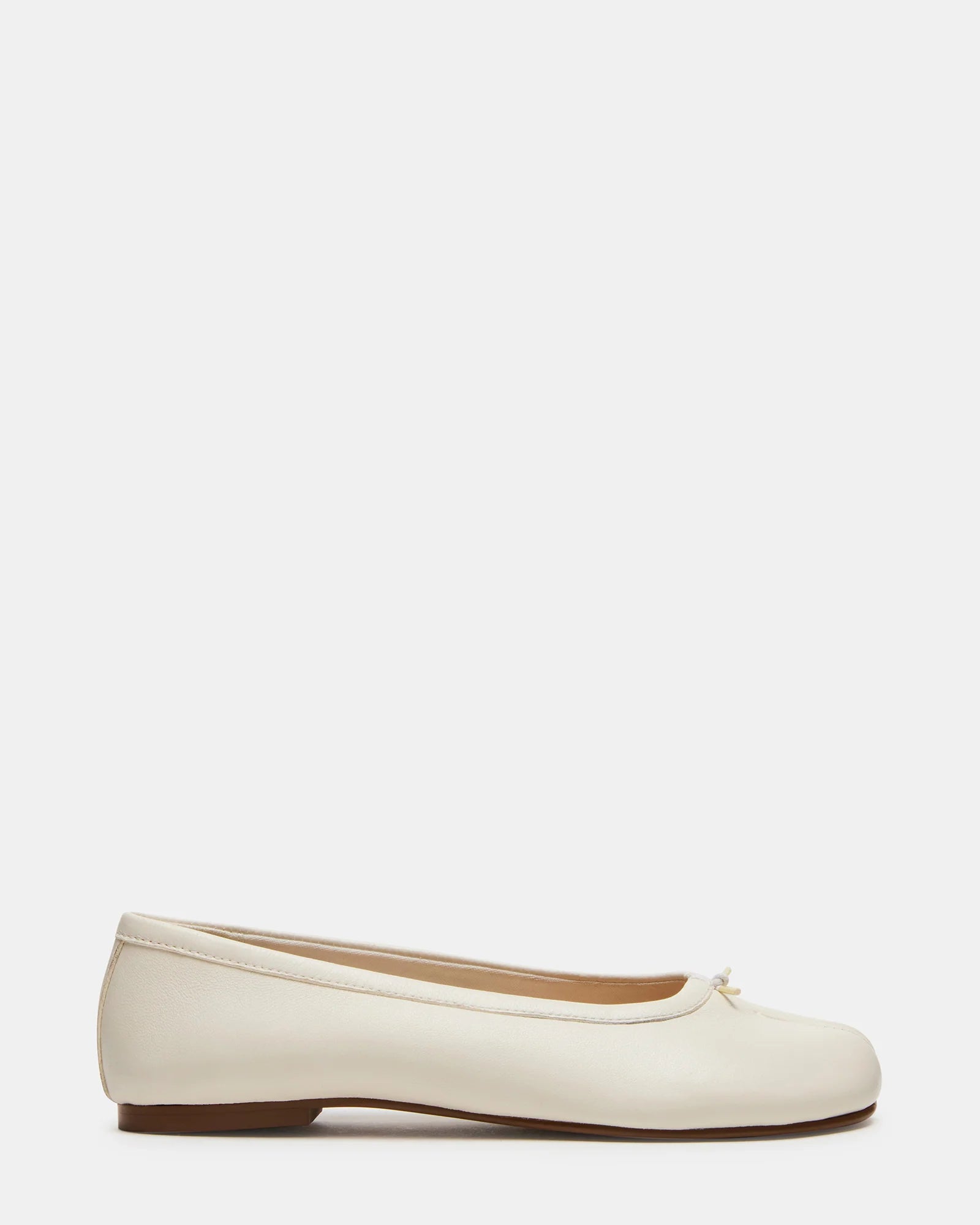 CALICO WHITE LEATHER - Women's Shoes - Steve Madden Canada - view 3