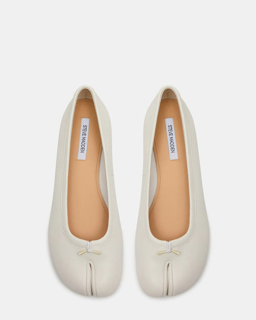 CALICO WHITE LEATHER - Women's Shoes - Steve Madden Canada - view 5