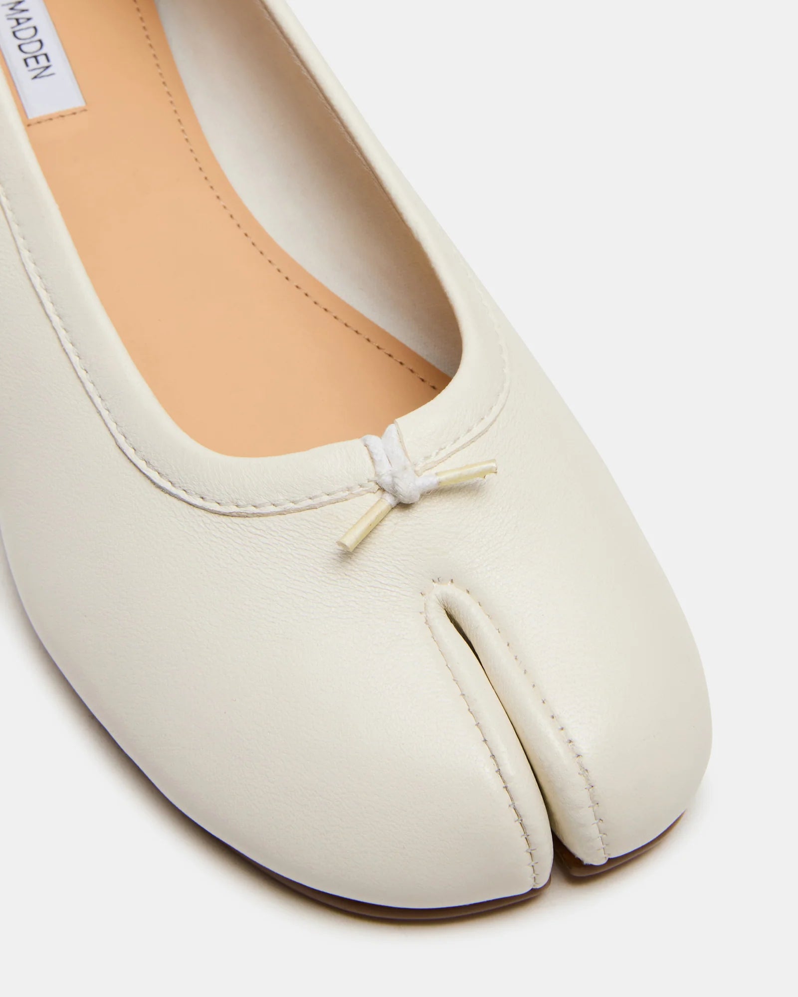 CALICO WHITE LEATHER - Women's Shoes - Steve Madden Canada - view 4