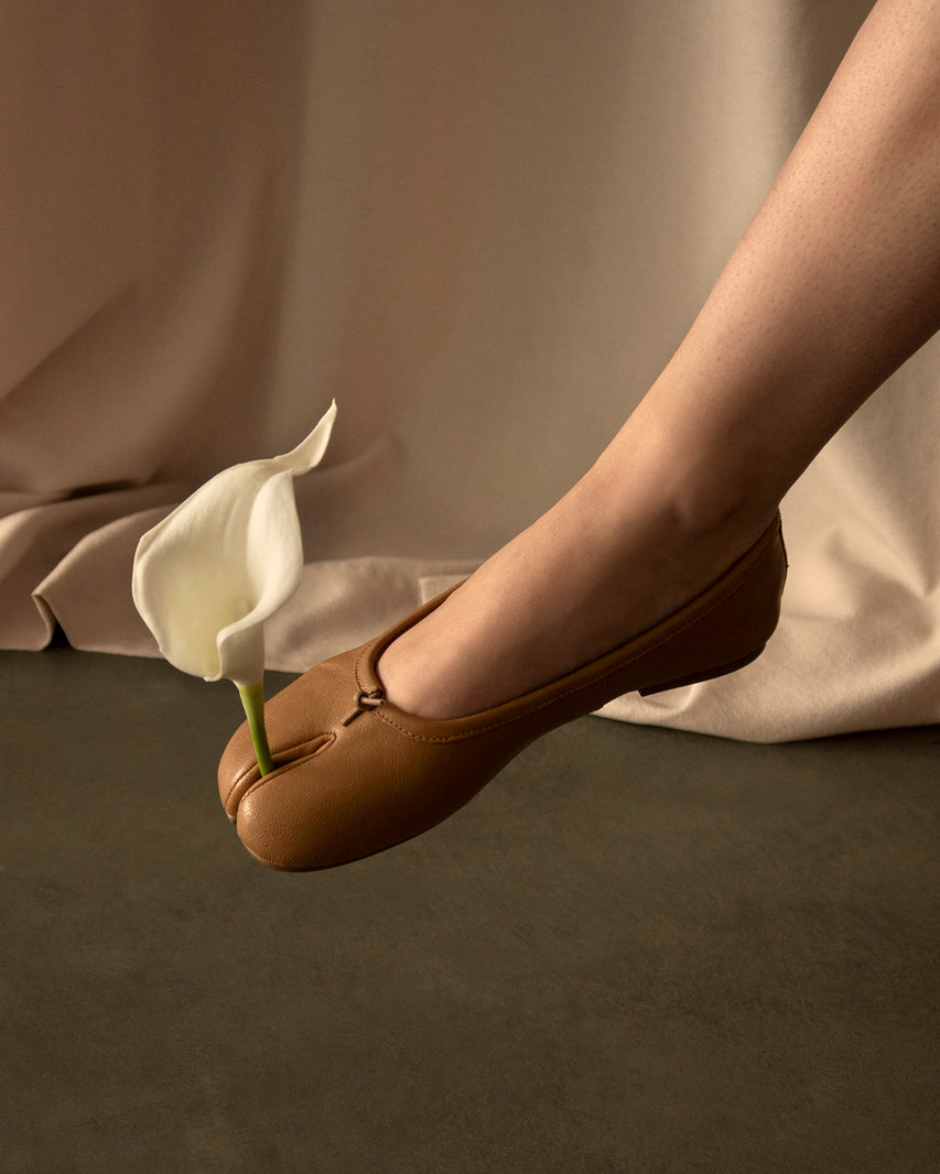 CALICO TAN LEATHER - Women's Shoes - Steve Madden Canada - view 8