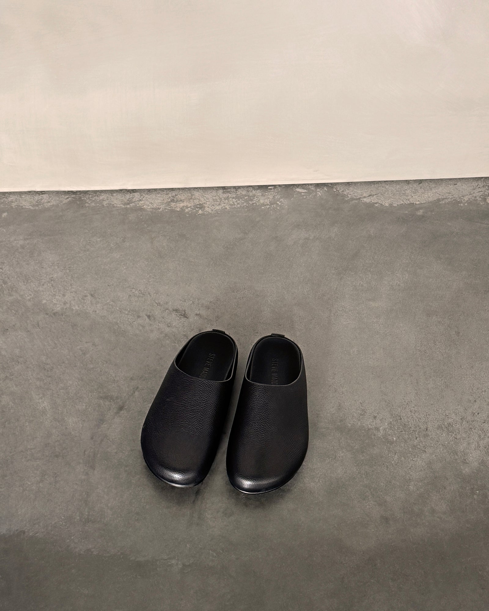 FERN BLACK LEATHER - Women's Shoes - Steve Madden Canada - view 4