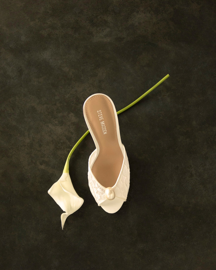 PRIYAA-P WHITE - Women's Shoes - Steve Madden Canada - view 4