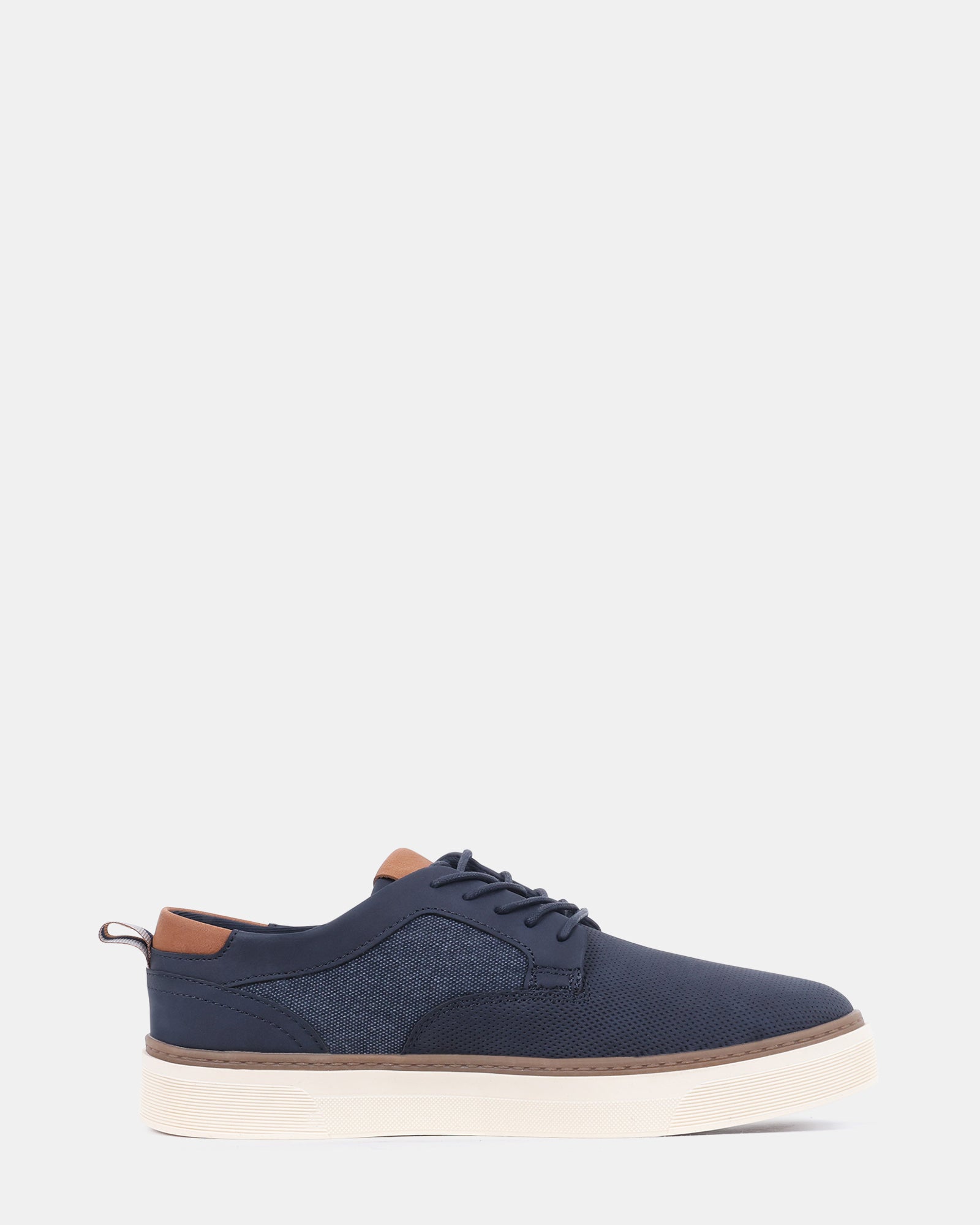 HASTINGSS NAVY NUBUCK - Men's Shoes - Steve Madden Canada