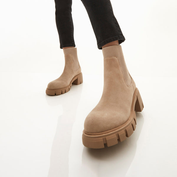 HUTCH NATURAL SUEDE - Women's Shoes - Steve Madden Canada
